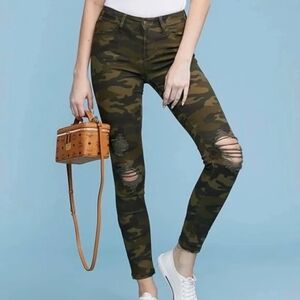 NWOT Judy Blue Camouflage Ripped Skinny Jeans
